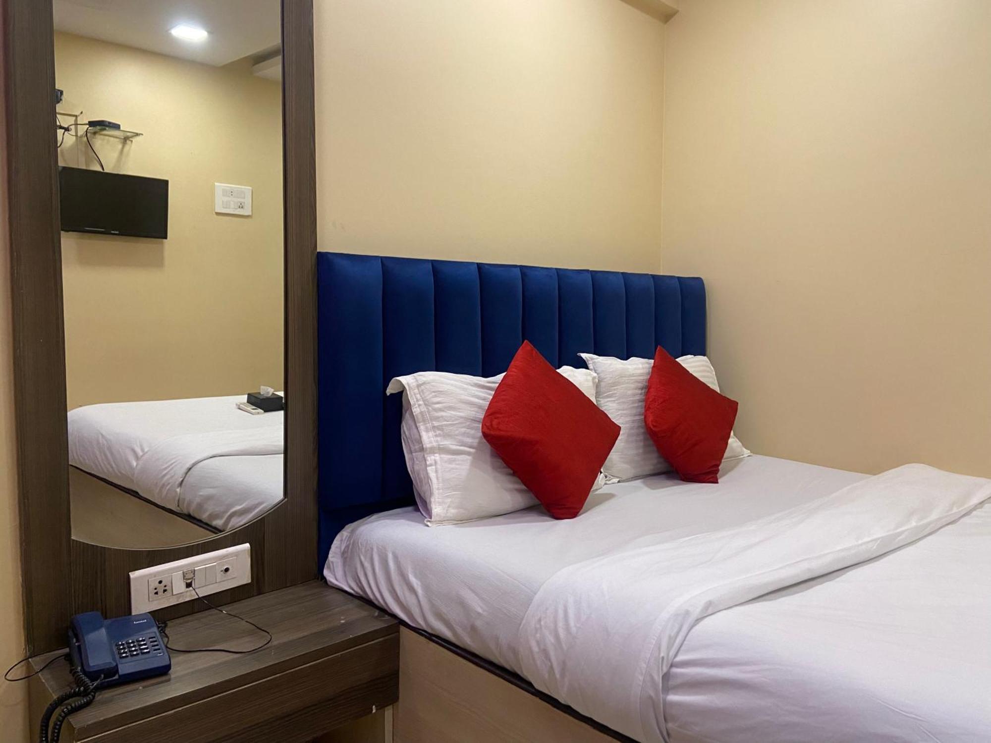 Royal Grand - Near International Airport Hotel Mumbai