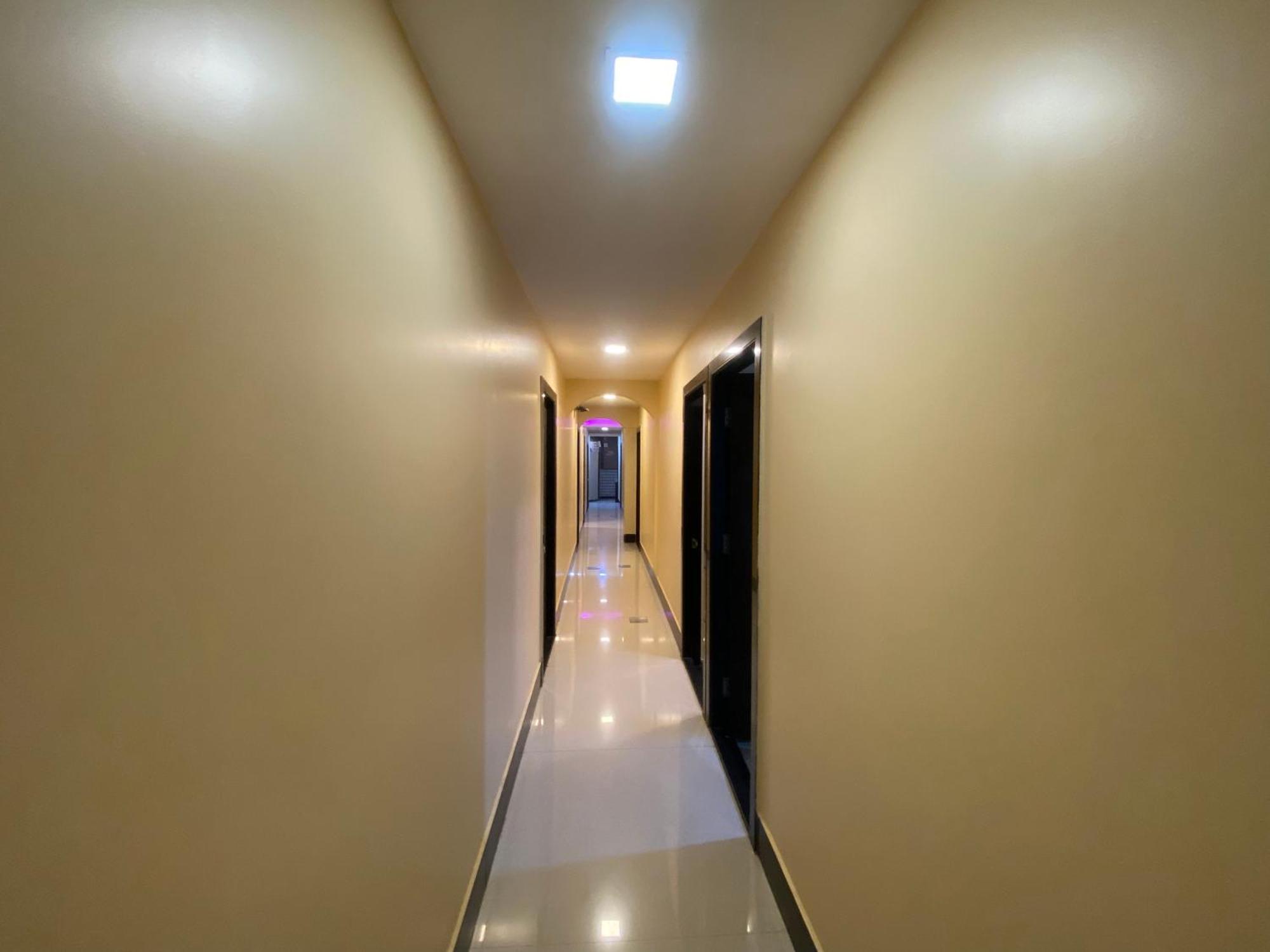 Royal Grand - Near International Airport 3* Mumbai